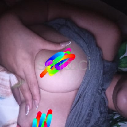 Alex – Squeeze it babe! 