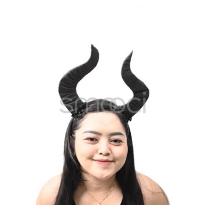 Alica – Be your own Maleficent lol 😍😂