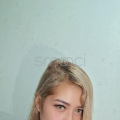 Amber – 😘
