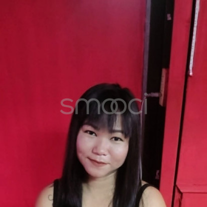 Amy – Hi 😊 I'm available upon request😉