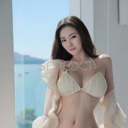 Amy Macau Escort