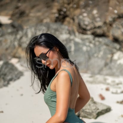 Anissa – Hi guys!! I'm available for you 