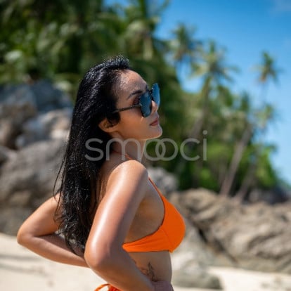 Anissa – Hi guys!! I'm available 