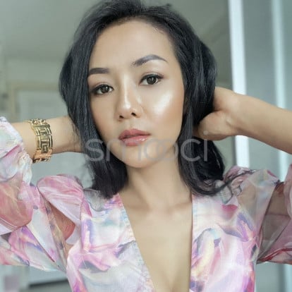 Anissa – Hi guys!! I'm available let's have a great time together 