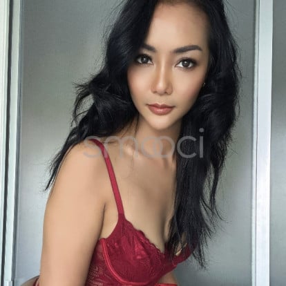 Anissa – Hi guys!!! I'm available for tonight 😘