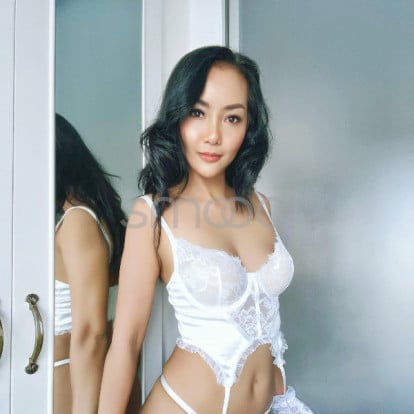 Anissa – Hi guys!!! I'm available 
