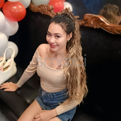 Ashley – Hi I'm Ashley book me now. I'm available anytime 💋