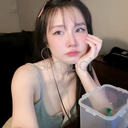 ADELIA – Waiting while sitting and eating snacks 