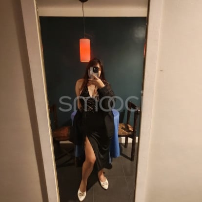 Claires – Hi available now