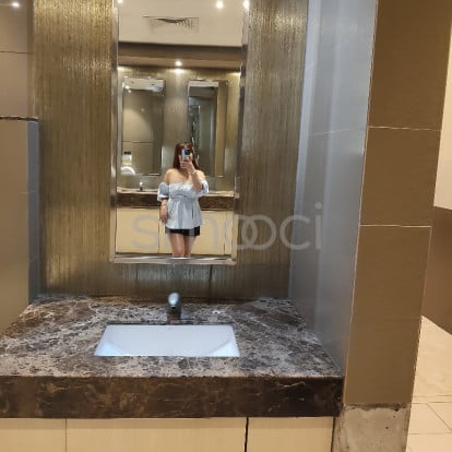 Claires – Hi available now