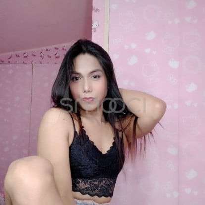 Darlin – Shemale Versatile Available Today 