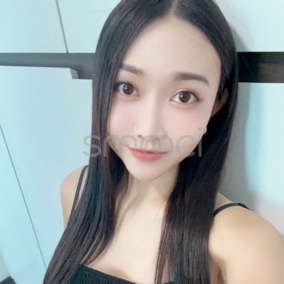 Emma – Hello Monday I m here for you 🥰 👋