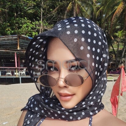 Emma – 😎 