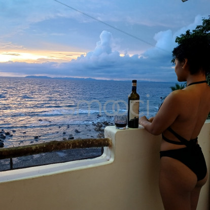 Erin – Enjoying the sunset by the sea. My last remaining dates for September are 17 to 20.