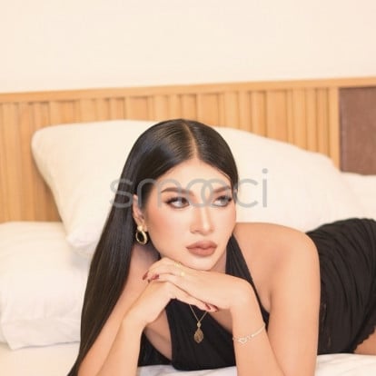Gifezy – Kisses me now🥰