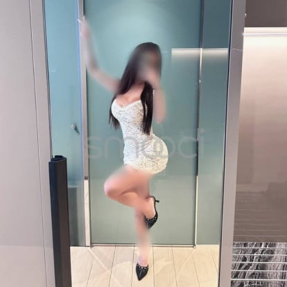 Hannah – Available till 7 Feb! Will be back 19 Feb Don't miss me out my darlings 💋💋😘😘😘 do you also like me in a lil white dress? 😜😇