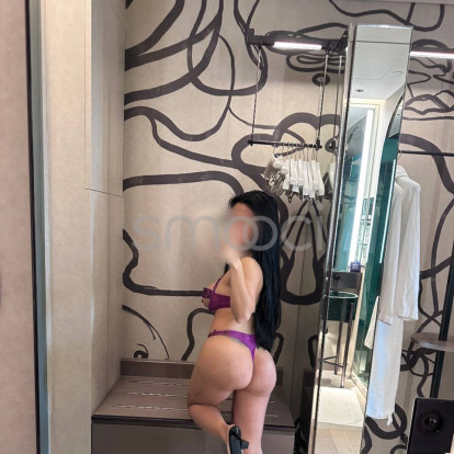 Hannah – Come spank me?