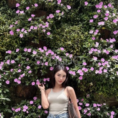 Jackie – Flower flower  🌸 