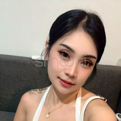 Jasmine – Hello guys, I am available. Let’s have fun together.