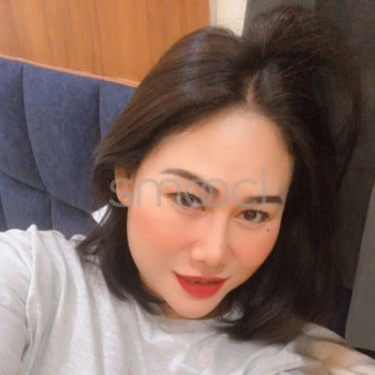 Julia – ,😊💋