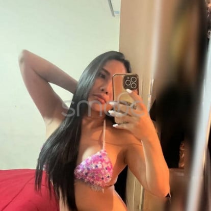 Katty – Wanna swim with me honey??