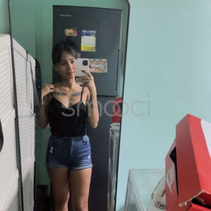 Keisha – im ur secretary tourguide girlfriend or wife too