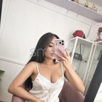 Megan – Hello 🤍