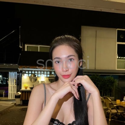 Meylinda – I'm available for make you happy 