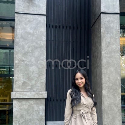 Mia – Where you going tonight ?