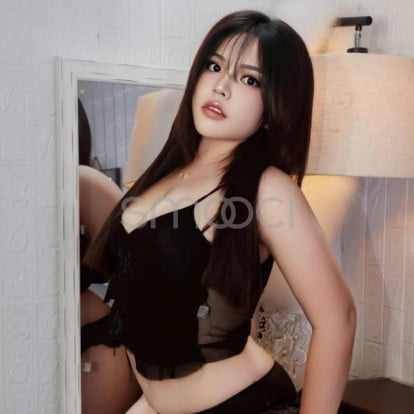 Mia – Hello 👋 baby I'm free tonight 😍😍