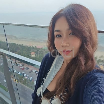 Mina – Nice weather and cool day need make someone to be happy 😊 