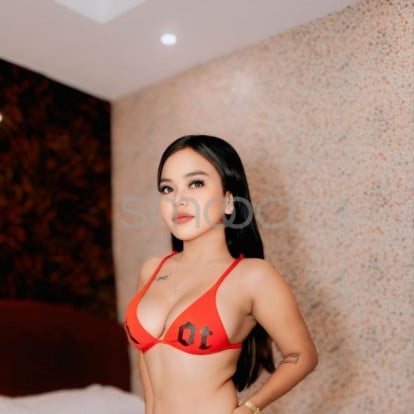 Mira – Sweet,bold,and impossible to ignore. One look. And you'll want more.😜 im free tonight book now😍