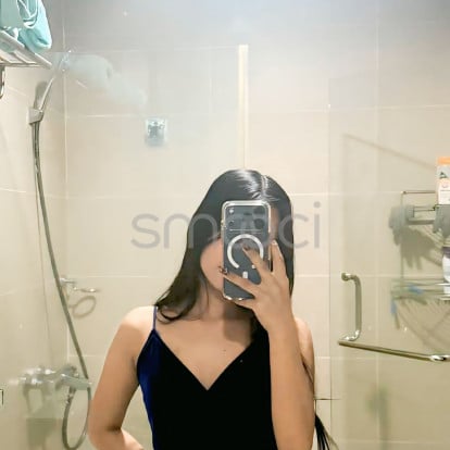 Molly – Petite, sweet, and irresistibly tempting — your escape into pleasure, charm, and unforgettable company.Book now! 😊