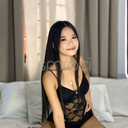 Molly – Petite, sweet, and irresistibly tempting — your escape into pleasure, charm, and unforgettable company.Book now! 😊