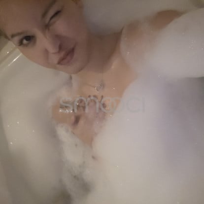Nicole – Fuck me im available book me now!