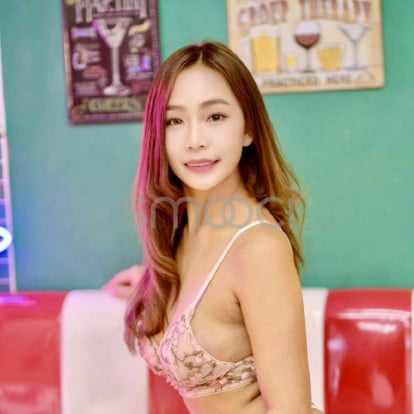 Nina – Hi I'm available now