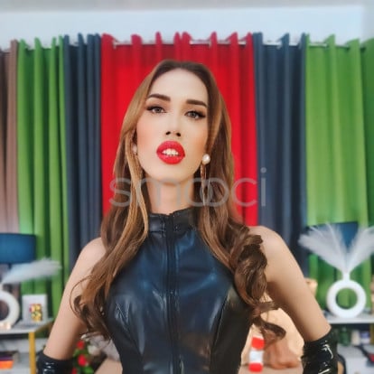 Queen Kendra – Hi nice to meet you. I'm free tonight your TS queen. And can video as well t find out kisses 😘