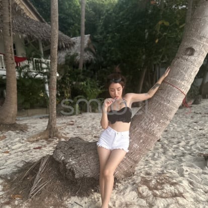 Rica – I'm available call me babe 😘💟