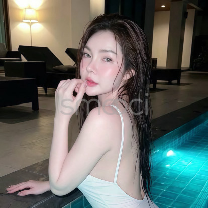 Rose – It’s a laid-back day—want to go for a swim?
