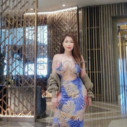 Sally – Hi! I'm available today 