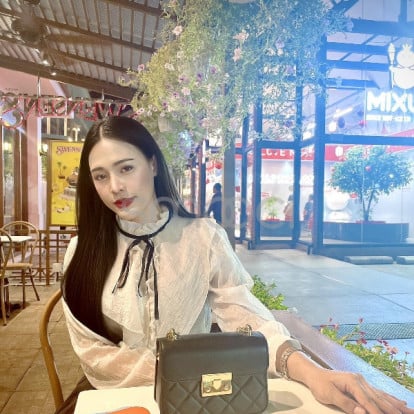 Sammy – Hi honey,I'm always ready to meet you if you want. Xoxo💋😘