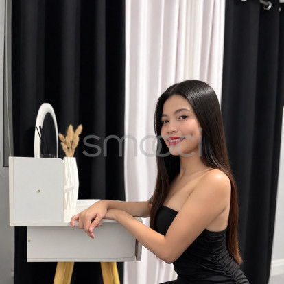 Selena – Hi! I'm available tonight. If you're looking for elegance, great company,and a warm, unforgettable experience, feel free to message or don't hesitate to book me. 😊😊😘