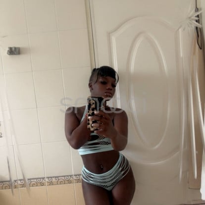 Serena – Try black tonight 🖤