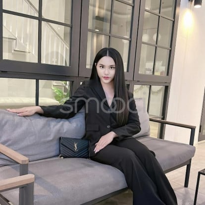 Stephanie – Hello 👋 I am ready to meet you now 🥰