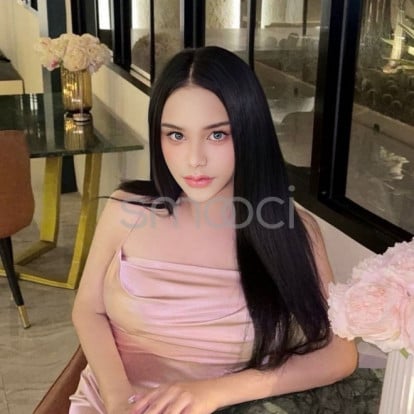 Stephanie – Give me more than just some butterflies 😍💕