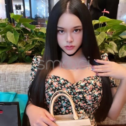 Stephanie – Good evening, You want to meet me? 💋