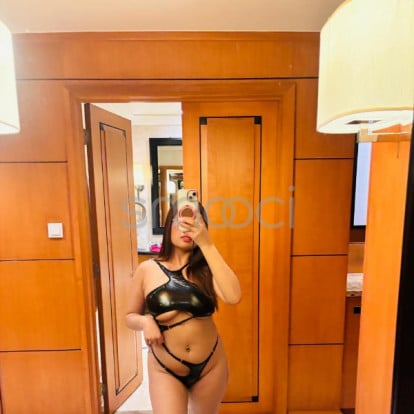 Summer – I'm available for booking, I appreciate you booking in advance love 😘