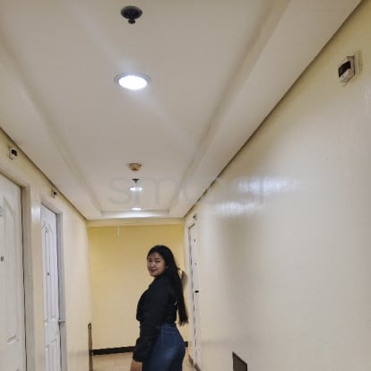 Venus – Hi I'm available please book me 