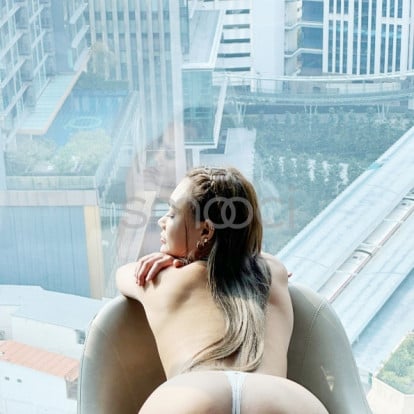 YAYA – I'm available now 😘 