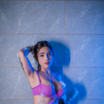 Adeline Smooci model